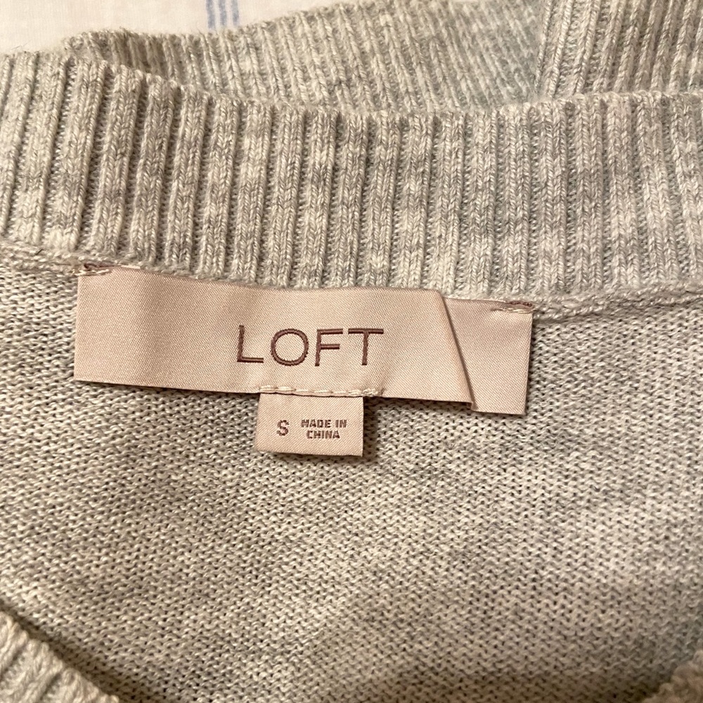 Ann Taylor gray sweater tunic.